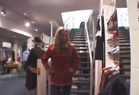 A mãe rússia pornô público de compras porno com uma big bunda linda