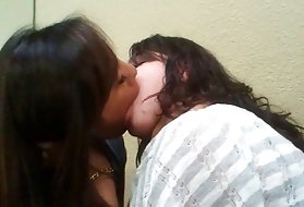 Melhor do pornô, câmera escondida lesbian kiss - 2 porno com peitos normal
