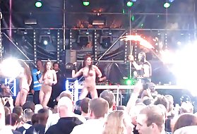 Nu no palco gogo girls rave-techno concerto de 2 meninas