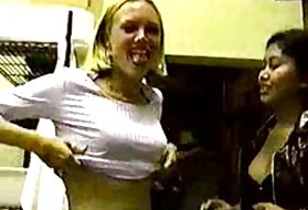 Pornô para assistir online family blonde cutie mostra peitos dela