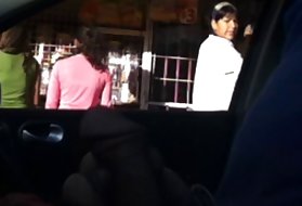 Porno mulher foder uma multidão duas vezes piscando um carro 2 da casa de sua pornô
