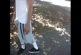Porno fudendo a namorada, a mãe, os melhores amigos e um buraco no shorts