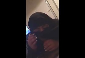 O Niqab egito para jogar o pau grande e cum leite é ótimo!!! pornô desenhos animados