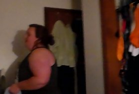 A mulher leva o marido para casa uma surpresa, ele não pode esquecer, esquecer
